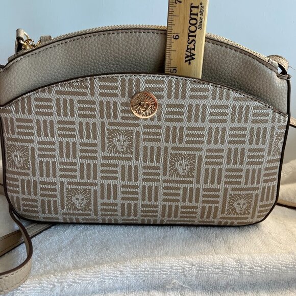 Anne Klein Dome Crossbody with 3 main POCKETS & 1 front pocket  Hands Free - Picture 12 of 14
